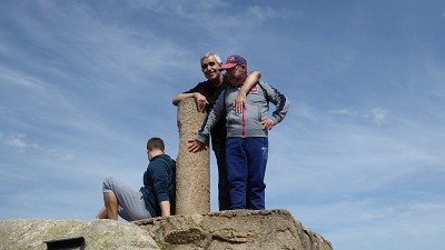 En Josep Vilà, amb el seu company i amic Miquel, al cim del Puig de les Cadiretes, a Llagostera