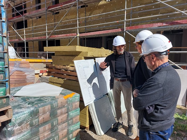 Helga Nuell visita las obras del nuevo equipamiento residencial en Sant Daniel
