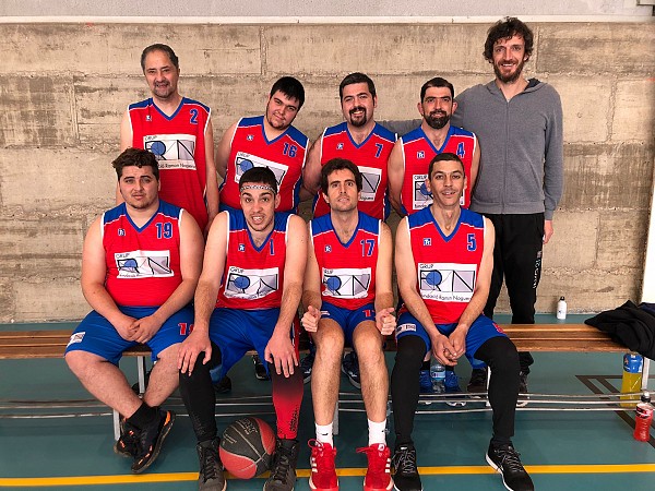 L'equip de bàsquet la Fundació Ramon Noguera