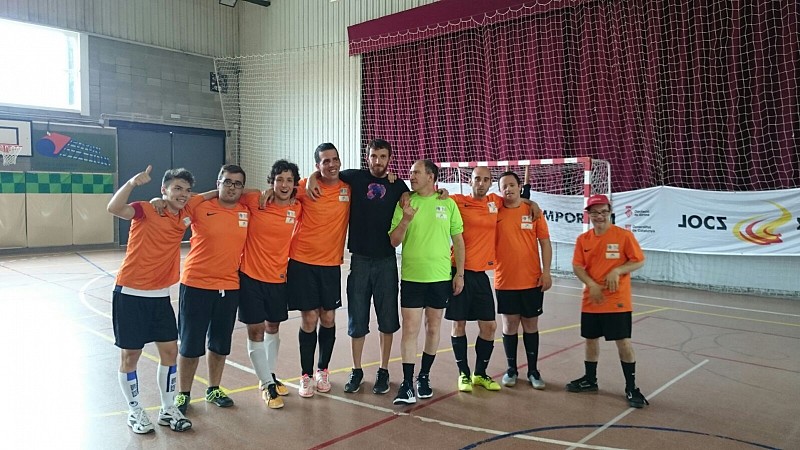 L'equip de futbol de la Fundació Ramon Noguera