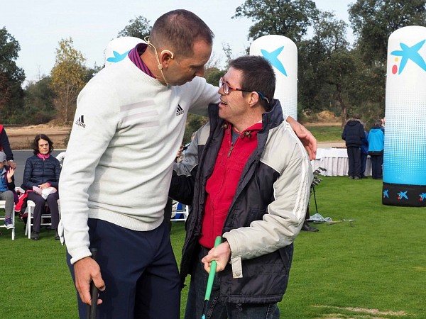 A golf lesson taught by Sergio García